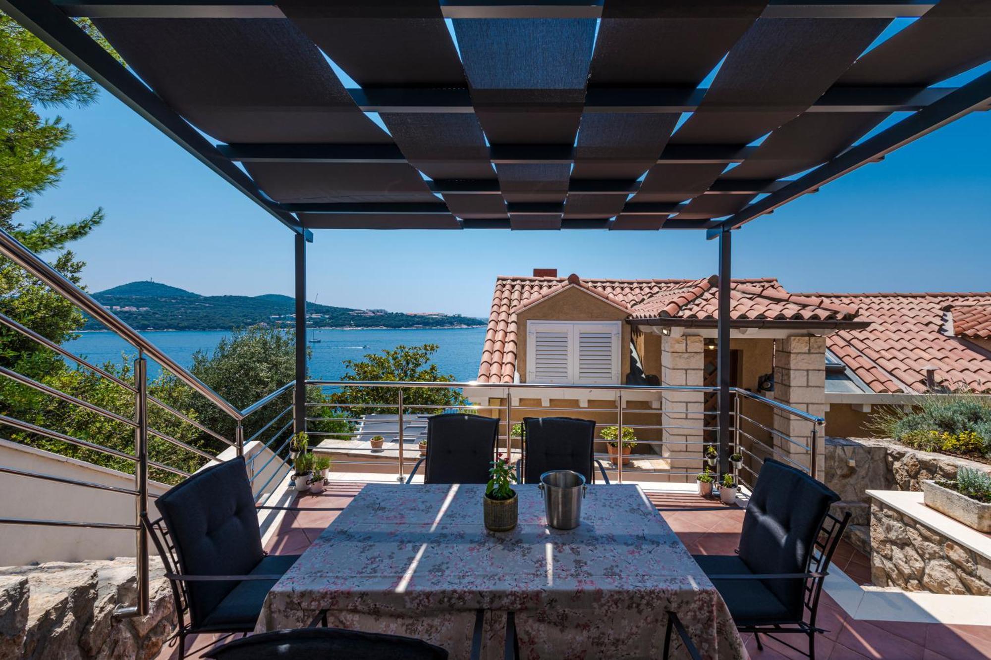 Pool Deck Comfort Apartment *